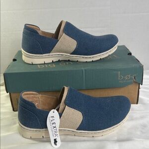 b.o.c. Women’s Blue & Beige Canvas Slip-On Loafers 6.5M Flexible Comfort Footbed